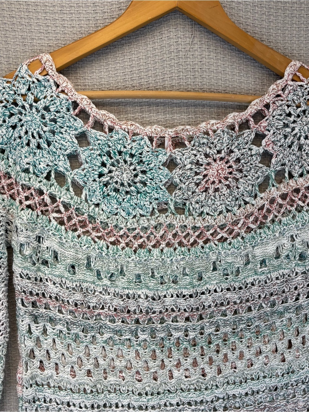 Free People Ring Of Roses Crochet Colorful Pullover Sweater S Boho Beach Chic - Picture 8 of 10